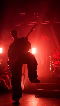 James and The Cold Gun