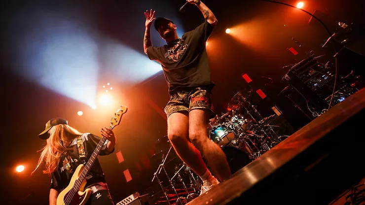 James and The Cold Gun